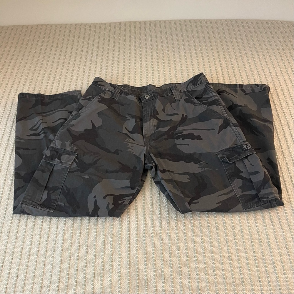 Women’s Camouflage Cargo Pants - Size: 34X30